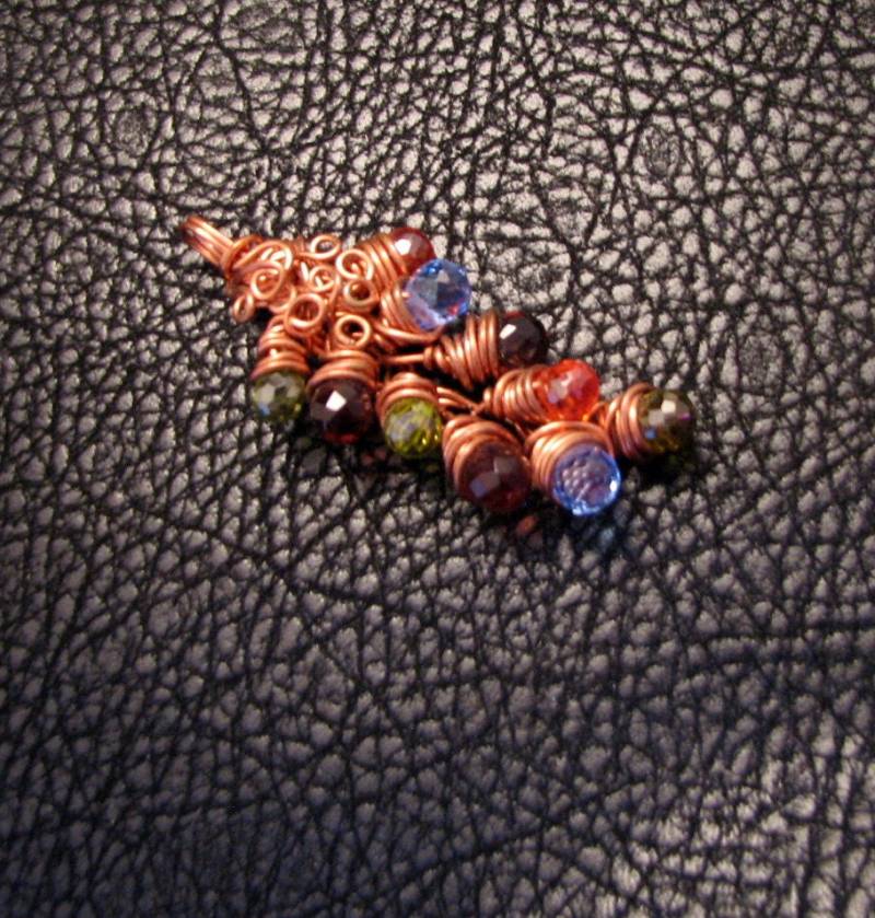 Blatt Mischfarbe Tropfen Cluster Kristall Anhänger von WickedlyWired