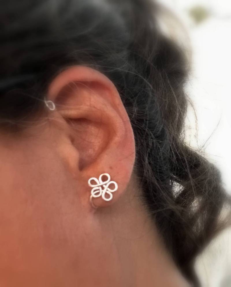 Einfach Hübsche Kleine Blume, Ear Cuff, Blumen Schmuck, Ohrschmuck, Ohr Kletterer, Wickeln, Jacket, Versilbert, Ungelocht, Blume von WickedlyWired