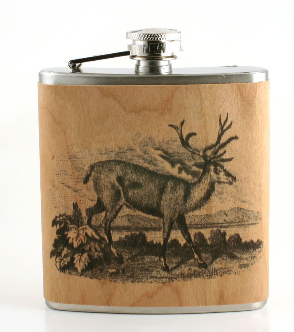Hölzerner Hirsch Jäger Geschenkkolben -Vintage Art Hölzerner Hirsch Jäger Geschenkkolben -Vintage Art von Wickensnuffers