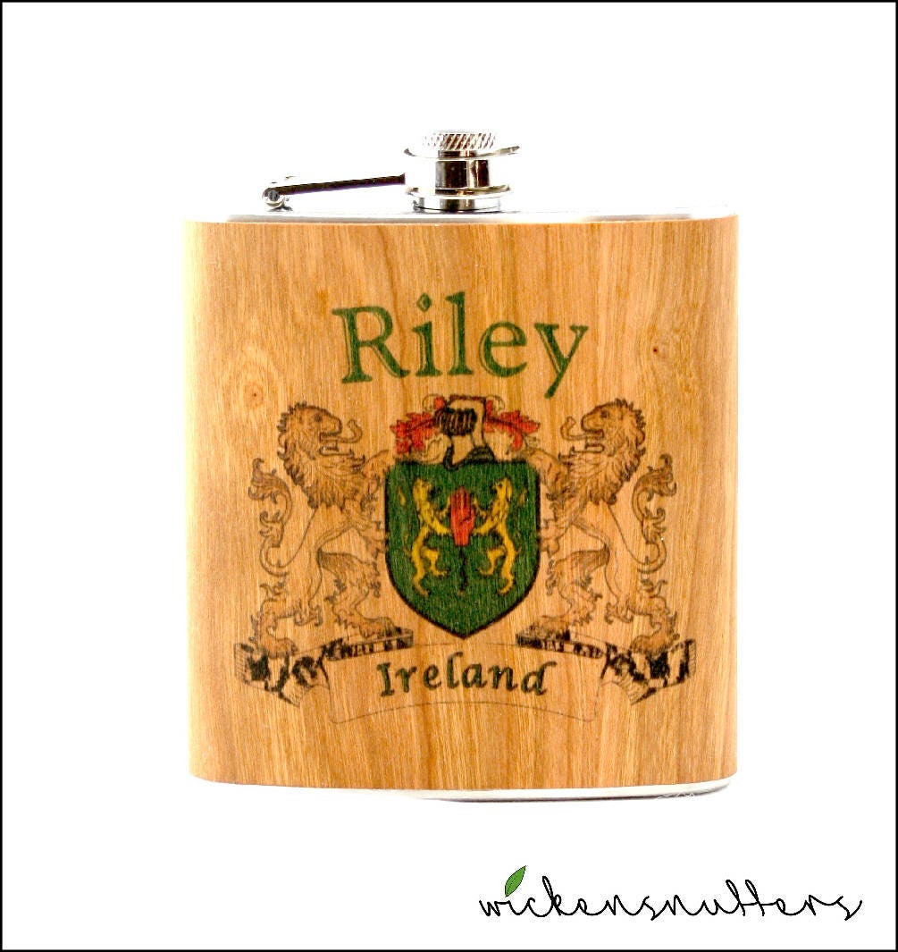 Ihr Familienwappen Auf Einer Holzgewickelten Flasche Ihr Familienwappen Auf Einer Holzgewickelten Flasche von Wickensnuffers