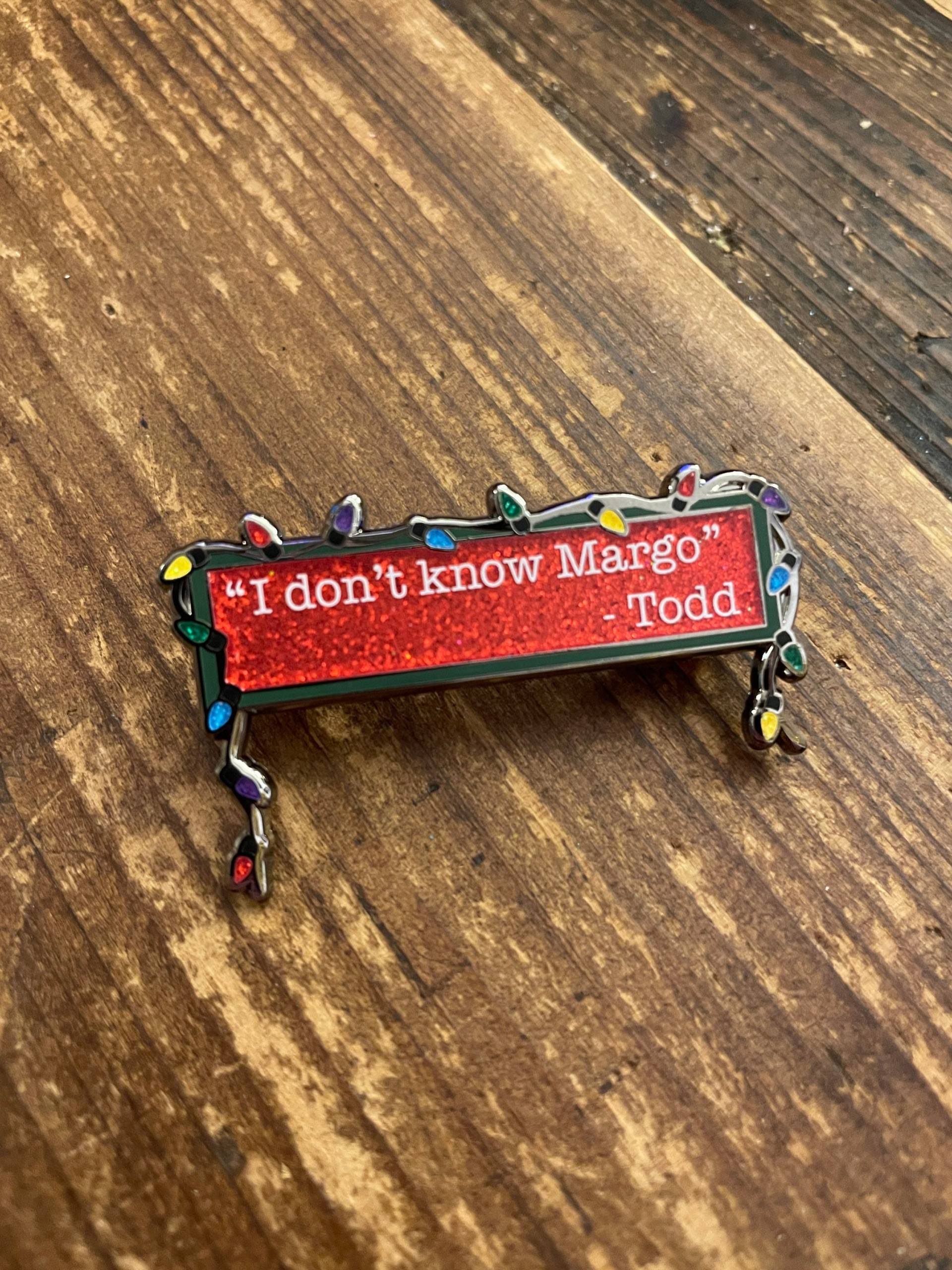 Weihnachten Urlaub Inspiriert "I Don't Know Margo" Emaille Pin von WickysWeb