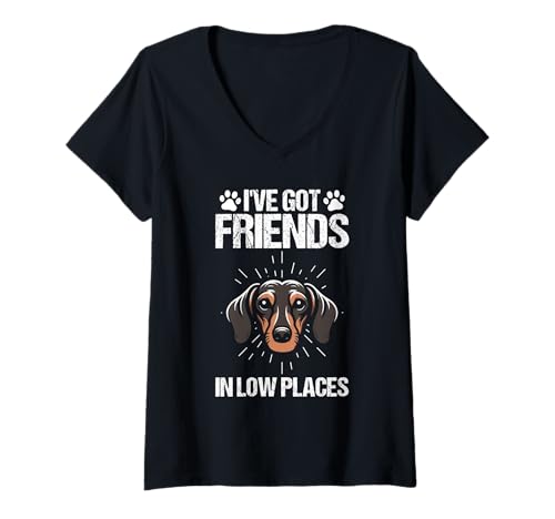 Damen I've got freinds in low places Dackel T-Shirt mit V-Ausschnitt Damen I've got freinds in low places Dackel T-Shirt mit V-Ausschnitt von Wiener owner & pet owner Gift