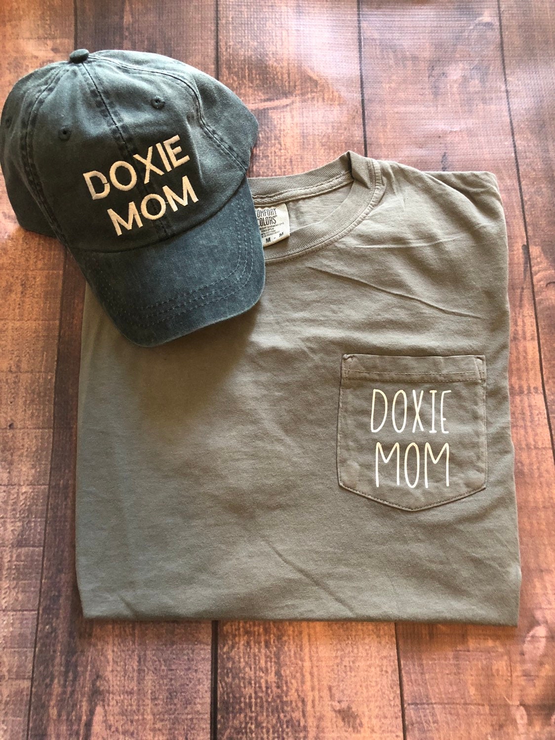 Doxie Mom Langarm Komfortfarben, Komfortfarben Shirt, Benutzerdefinierte Mama, Dackel Shirt Doxie Mom Langarm Komfortfarben, Komfortfarben Shirt, Benutzerdefinierte Mama, Dackel Shirt von WienerBrothersCo