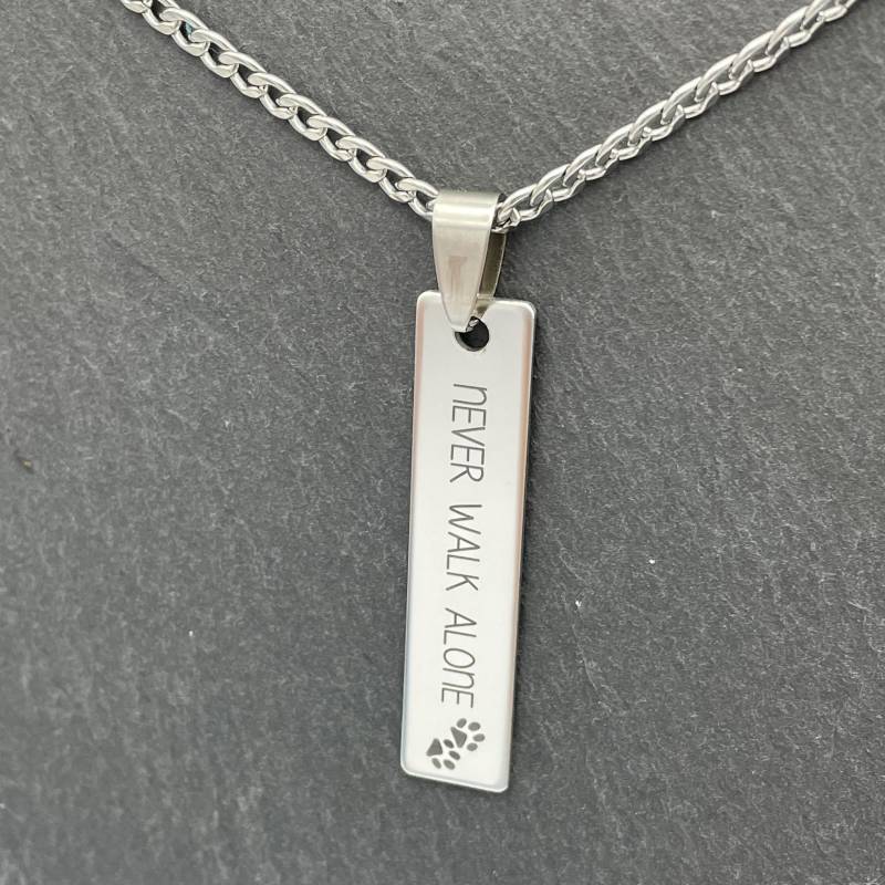 Anhänger Pfoten, Halskette Männer Frauen Never Walk Alone Mit Pfötchen, Kettenanhänger Für Frauen, Hundebesitzer, Aus Edelstahl von Wiens3D