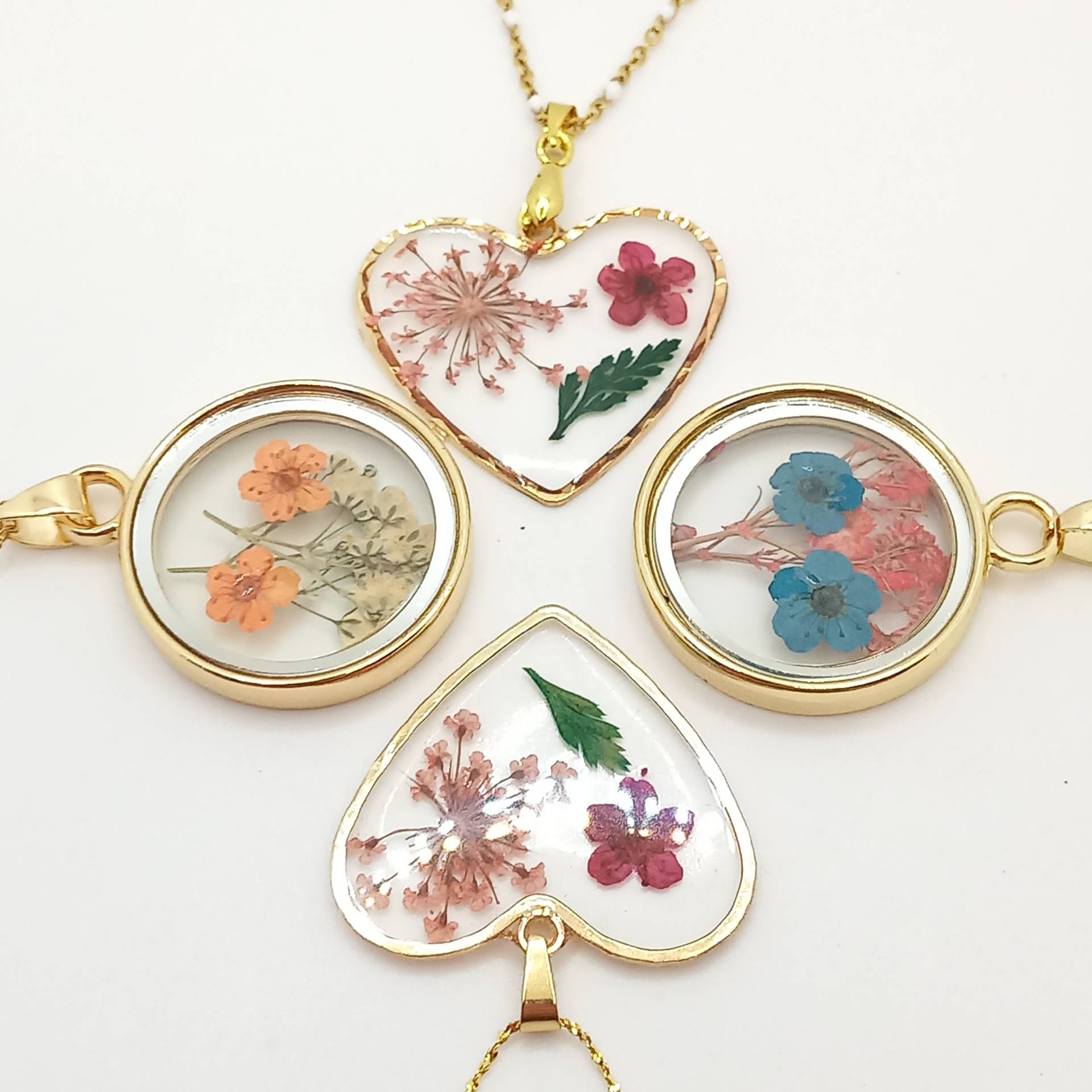 Kette Mit Floralem Herz Anhänger, 925 Silber Vergoldet, Goldene Ketten Echten Blumen in Medaillon, Gepresste Echt Rote Blume, Handmade von WiesbadenArt