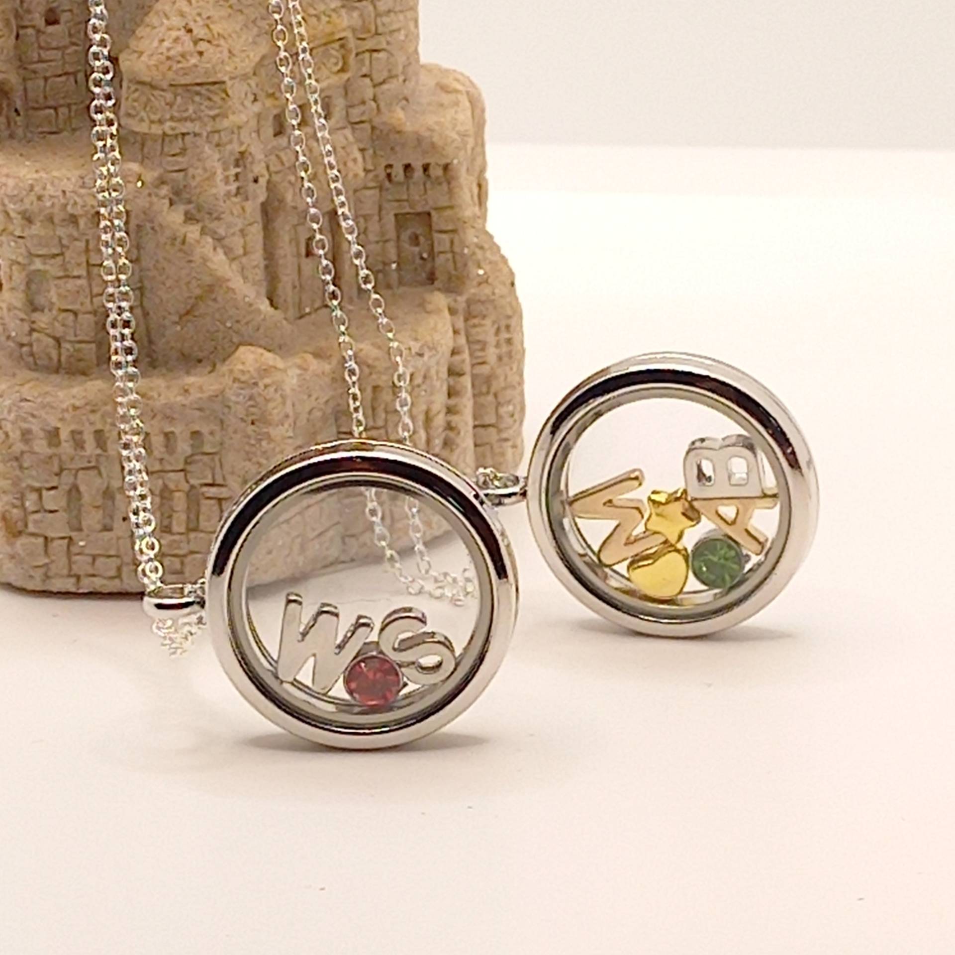 Medaillonkette 925 Silber, Geburtssteine, Charms, Glas Medaillon Zum Öffnen, Andenken Kette , Personalisierte Buchstaben von WiesbadenArt