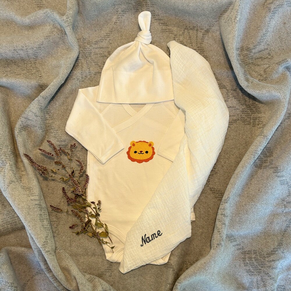 Personalisiertes Baby Geschenk Geburt, Baby-Party Löwenherz Personalisiertes Baby Geschenk Geburt, Baby-Party Löwenherz von WiesenbuntDE
