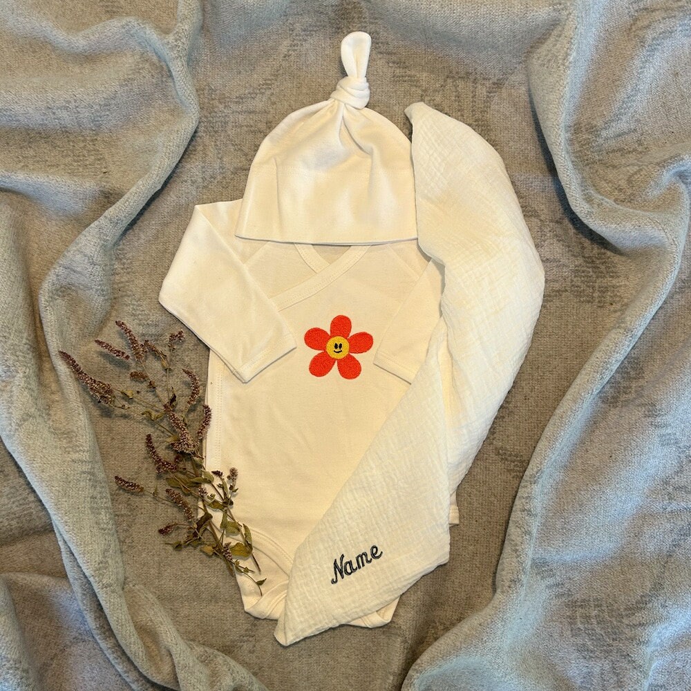 Personalisiertes Geschenk Neugeborenes Blütenzauber Personalisiertes Geschenk Neugeborenes Blütenzauber von WiesenbuntDE