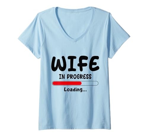 Damen Witwe in Progress Loading Lustiges Geschenk zur zukünftigen Ehe T-Shirt mit V-Ausschnitt Damen Witwe in Progress Loading Lustiges Geschenk zur zukünftigen Ehe T-Shirt mit V-Ausschnitt von Wife in Progress Loading Future Couples