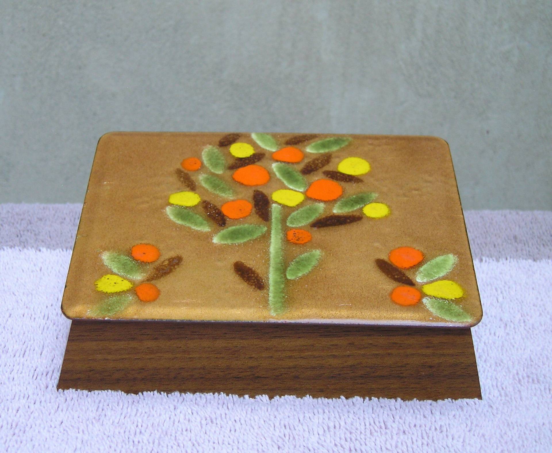 Schöne Emaille-Kunst-Deckel-Holz-Trinket-Box, Entworfen Von Ernest Tom, Einfach Abheben Deckel Sehr Schön Schöne Emaille-Kunst-Deckel-Holz-Trinket-Box, Entworfen Von Ernest Tom, Einfach Abheben Deckel Sehr Schön von WiggiesCollectibles