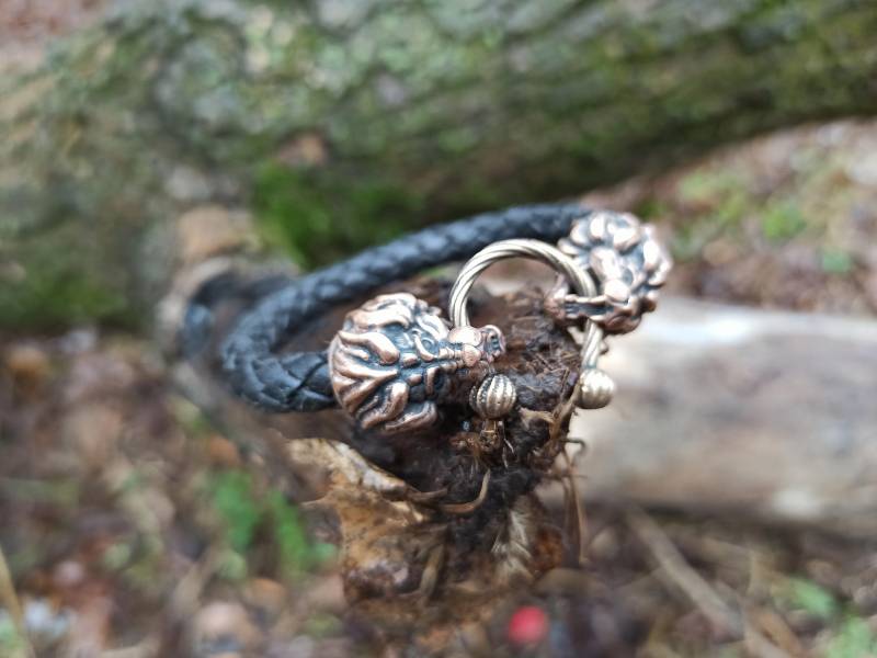 Löwenkopf Personalisierbar Herren Armband | Lederarmband Manschette Kraft Schmuck Für Männer von WikkedKnot