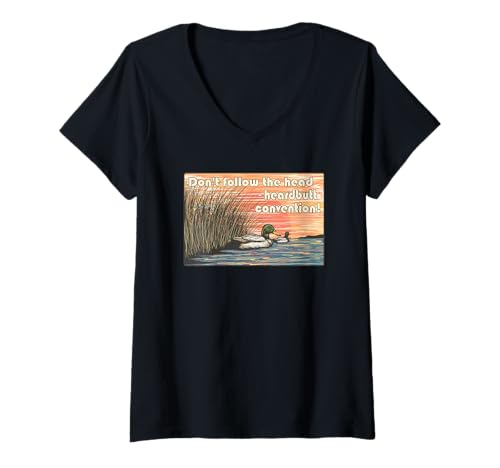 Damen Dont Follow The Herd - Rebellische Ente Sonnenuntergang Design T-Shirt mit V-Ausschnitt Damen Dont Follow The Herd - Rebellische Ente Sonnenuntergang Design T-Shirt mit V-Ausschnitt von Wild Ripple Collective