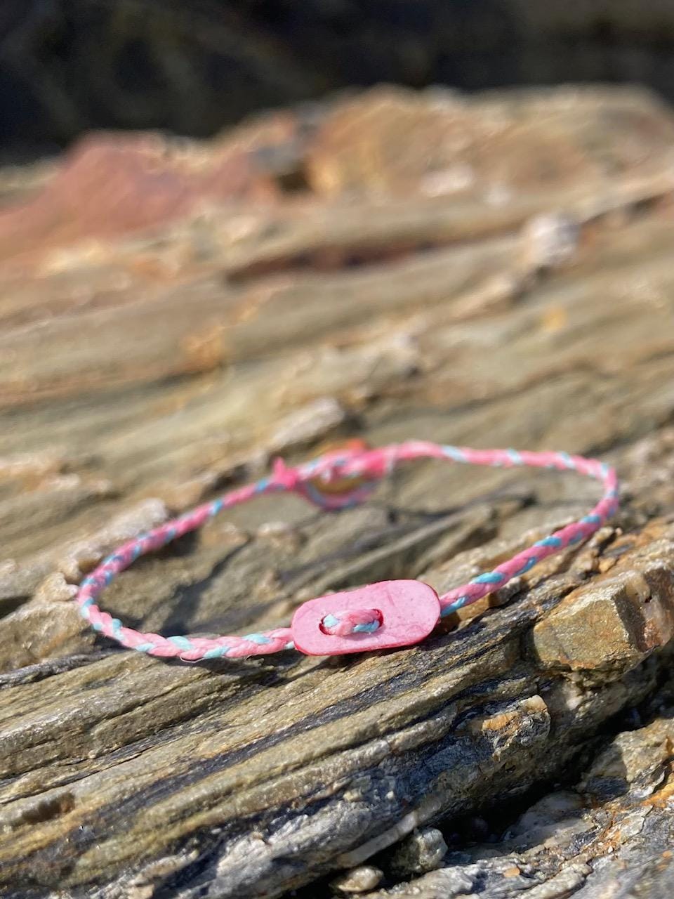 Geflochtenes Freundschaftsarmband Recyceltes Plastik Geflochtenes Freundschaftsarmband Recyceltes Plastik von WildBeachStudio