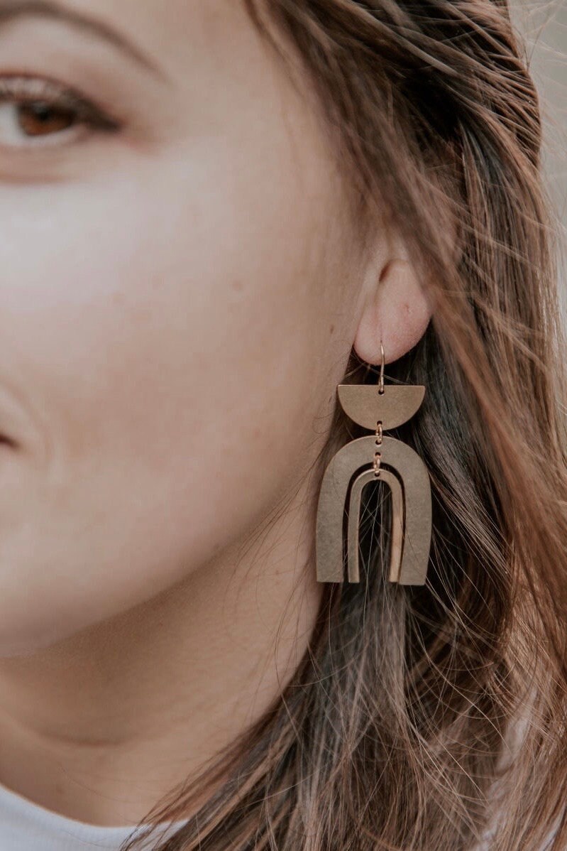 Messing Halbmond Regenbogen Ohrringe - Boho Schmuck Messing Halbmond Regenbogen Ohrringe - Boho Schmuck von WildDogwoodCo