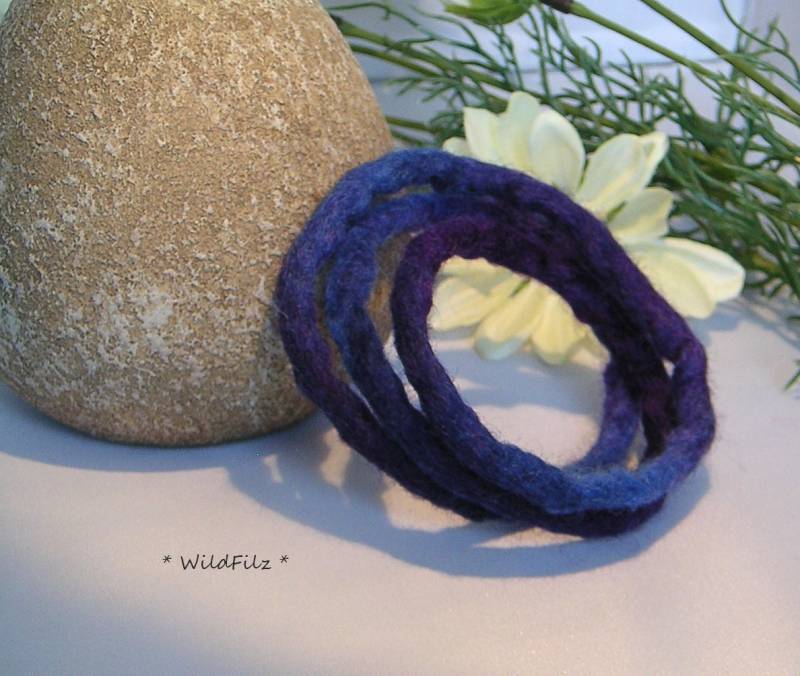 Filzarmband Blau Lila Wickelarmband von WildFilz