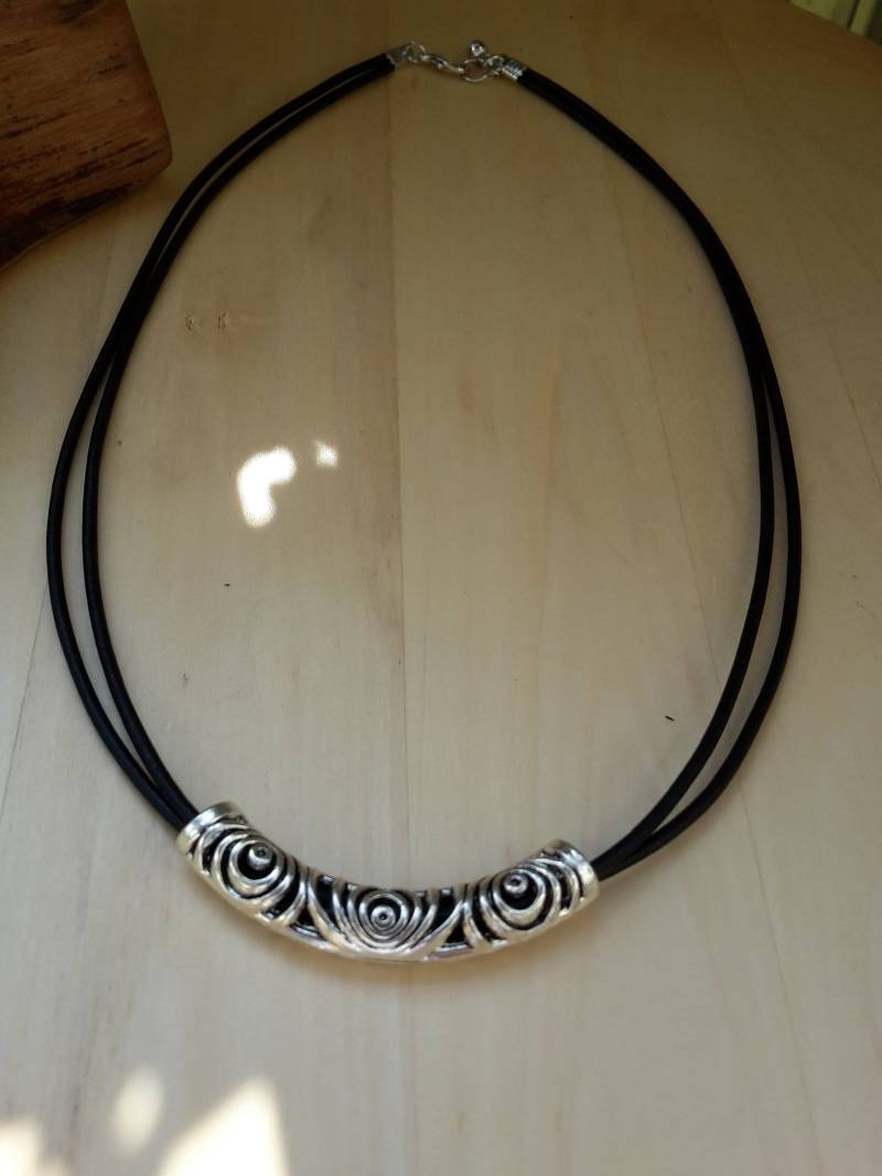 Lederkette, Ledercollier, Silbertube, Schwarzes Lederband von WildFilz
