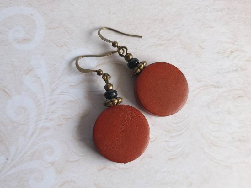 Ohrringe Holzperlen, Holzscheiben Rotbraun, Holzohrringe, Naturschmuck von WildFilz