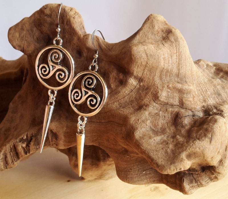 Ohrringe Triskele Mit Spikes Edelstahlhaken Ohrringe Triskele Mit Spikes Edelstahlhaken von WildFilz