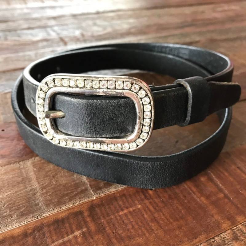 Echtleder Damengürtel, Gr. 32, Schwarz Mit Strass Echtleder Damengürtel, Gr. 32, Schwarz Mit Strass von WildMtnHoneyStudio