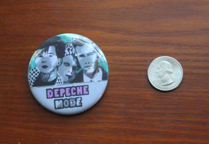 Depeche Mode 2, 25" Button Schlüsselanhänger Dave Gahan Goth Gothic Rock Musik 1980Er 1990Er Jahre Magnet Pin Badge Vintage Repro Geschenk Vorhanden von WildPaisleyButtonCo