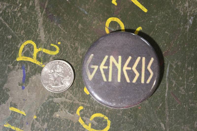 Genesis 2, 25 "Button Schlüsselbund Phil Collins Peter Gabriel Magnet Pin Abzeichen Vintage Repro Rock & Roll Rhythmus Blues Musik Ikone Geschenk von WildPaisleyButtonCo