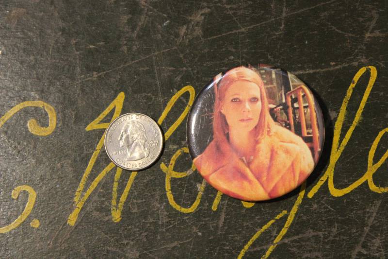 Margot Tenenbaum 2, 25 "Button Schlüsselbund Magnet Pin Abzeichen The Royal Tenenbaums Wes Anderson Repro Film Franny Zooey Paltrow Geschenk von WildPaisleyButtonCo