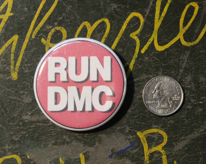 Run Dmc 2.25" Button Schlüsselanhänger Magnet Pin Badge Vintage Inspiriert Rap Hip Hop Aeropunk My Adidas Rock Roll 1980Er 1990Er Geschenk von WildPaisleyButtonCo