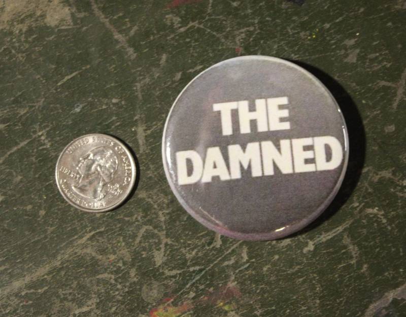 The Damned 2.25"Button Schlüsselanhänger Schwarz Weiß Magnet Pin Abzeichen Vintage Inspiriert Retro Repro Rock & Roll Metal Punk Musik Fan Geschenk von WildPaisleyButtonCo