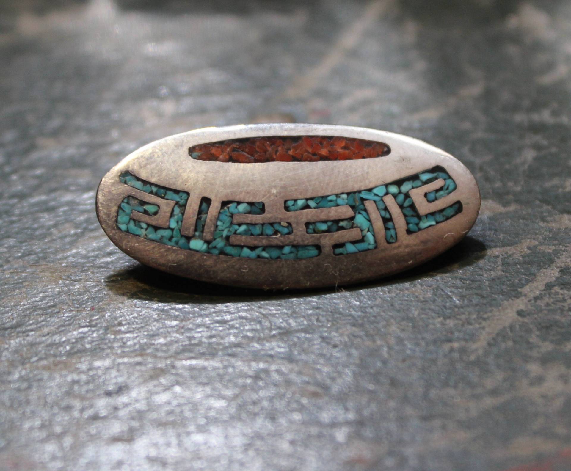 sterling Silber Pin Türkis Rote Koralle Naiv Amerikanisch 1970Er Jahre Azteken Design Oval Zierlich Geschenk Retro Hippie Boho Halbedelsteine sterling Silber Pin Türkis Rote Koralle Naiv Amerikanisch 1970Er Jahre Azteken Design Oval Zierlich Geschenk Retro Hippie Boho Halbedelsteine von WildPaisleyVintage