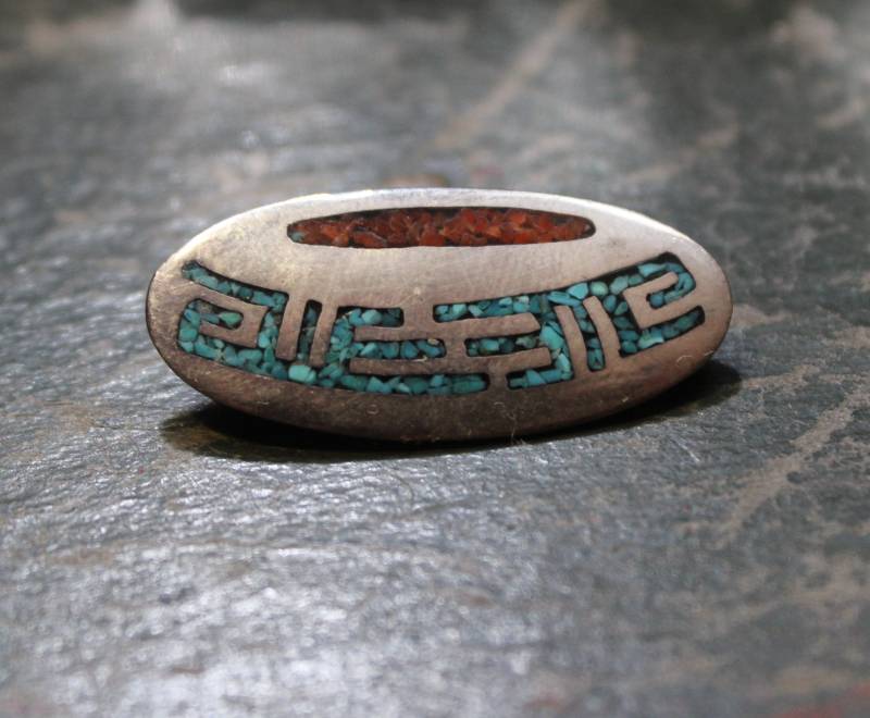 sterling Silber Pin Türkis Rote Koralle Naiv Amerikanisch 1970Er Jahre Azteken Design Oval Zierlich Geschenk Retro Hippie Boho Halbedelsteine sterling Silber Pin Türkis Rote Koralle Naiv Amerikanisch 1970Er Jahre Azteken Design Oval Zierlich Geschenk Retro Hippie Boho Halbedelsteine von WildPaisleyVintage