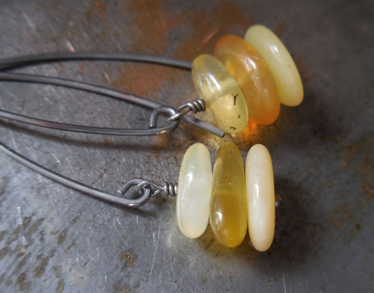 Gelbe Opal Ohrringe, Natürlicher Roher Stein 925 Sterlingsilber Oxidiert, Edelsteinohrringe Und Silber, Einfache Moderne Urbane Rustikale von WildStone