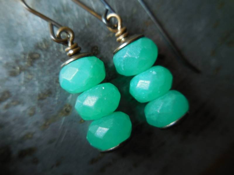 Grüne Hemimorphit Messing Ohrringe, Edelstein Rustikalen Stil, Boho Schmuck, Handgemacht, Frühling Grüne Ohrringe Mit Minze Stein, Meerschaum von WildStone