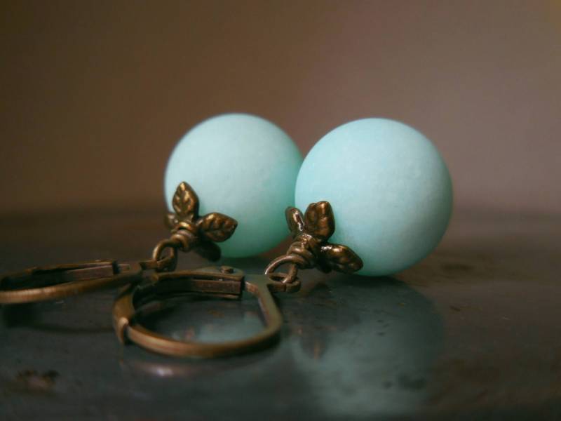 Mint Jade Ohrringe, Matte Blau Grün Edelstein Handgemachte Messing Bronze Schmuck, Meerschaum Ozean Eis von WildStone