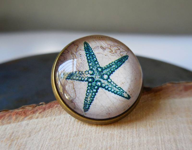 Seestern Ring Messingring Blau Grün Teal Meer Ozean Leben Stern Antik Bronze Verstellbar Bild Fotoglas von WildStone