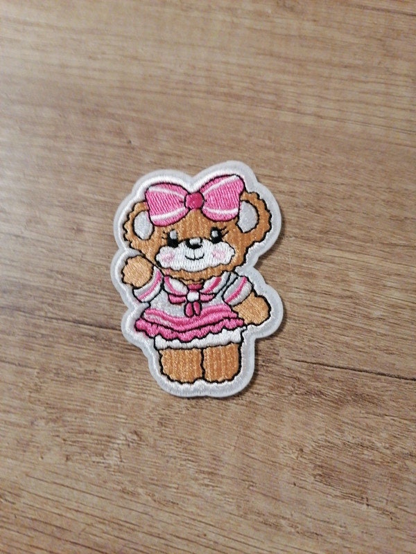 Kawaii Süßer Rosa Bär Aufnäher, Patch, Patches, Bücher von WildUnknownXStitch