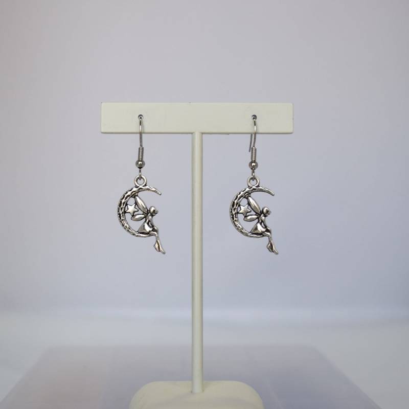Fee Im Mond Ohrringe in Gold Und Silber von WildWhimsicalWitty