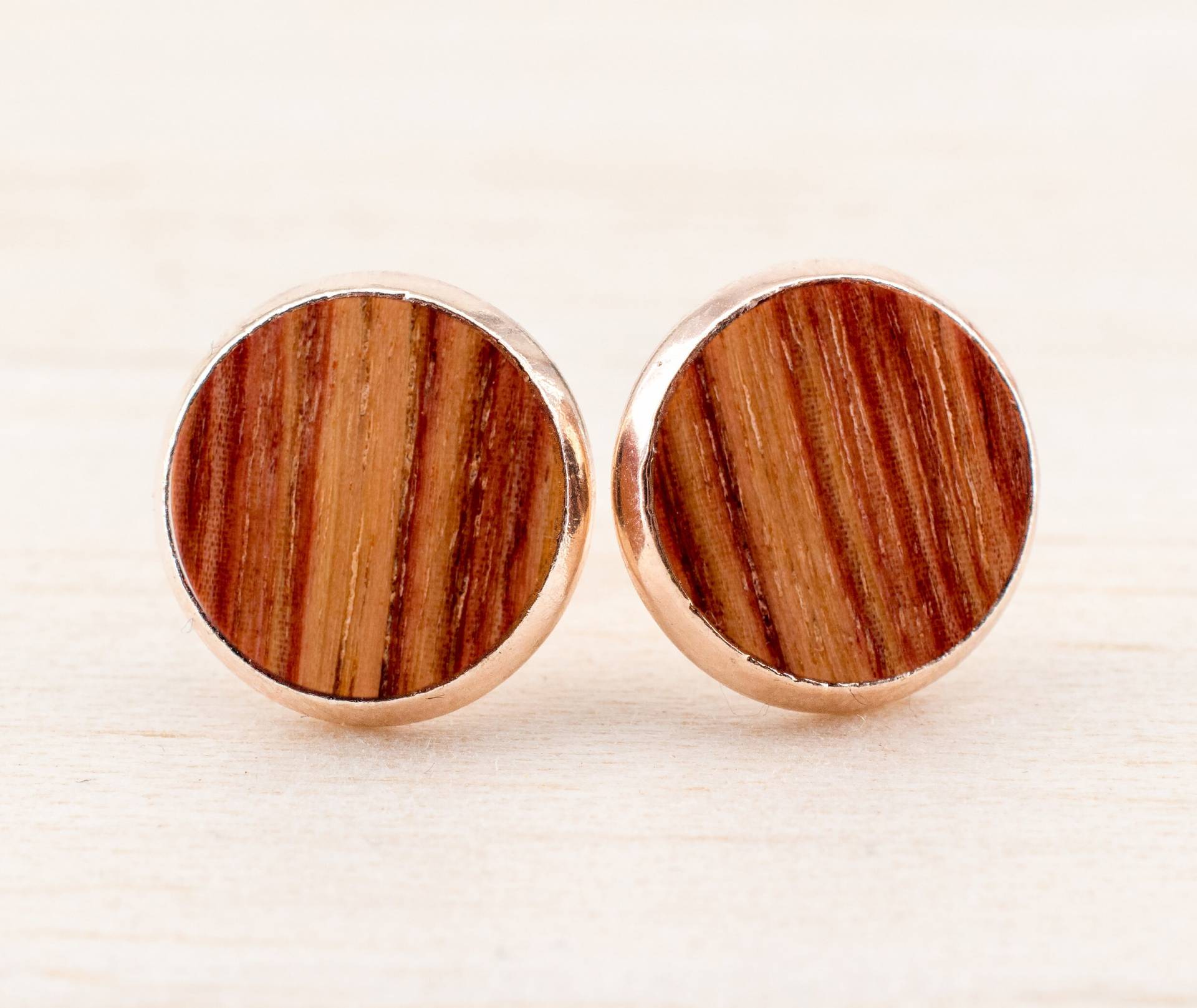 Cabochon Holzohrstecker Ohrringe Holz, Rosegold Ohrstecker, Geschenk Für Sie, Geschenke Freundin Mutter, Boho Schmuck, Holzschmuck Rund von WildWoodManufaktur