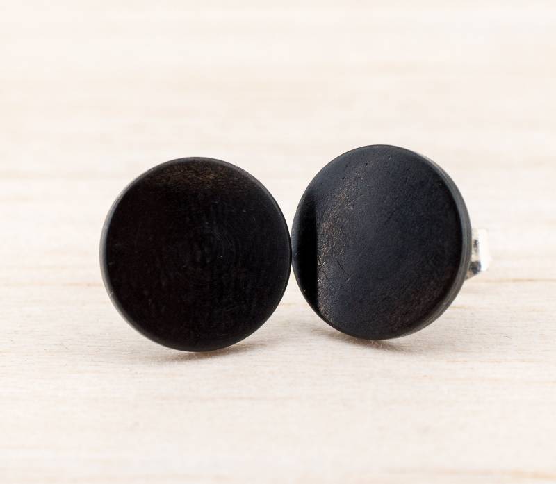 Holz Ohrstecker Ø11mm Wood Earrings Dünne Fake Plugs Ohrringe Hölzerne Mini Kleine Runde Holzohrstecker Individualisierbar Illusion von WildWoodManufaktur