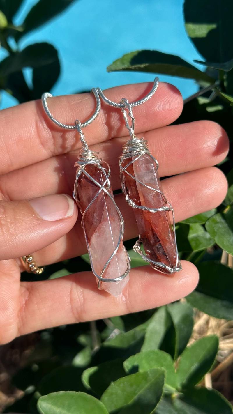 Handgewickelter Feuerquarz Kristall Mit Kristallspitze, Doppelspitze Zauberstab von WildandFreePeople