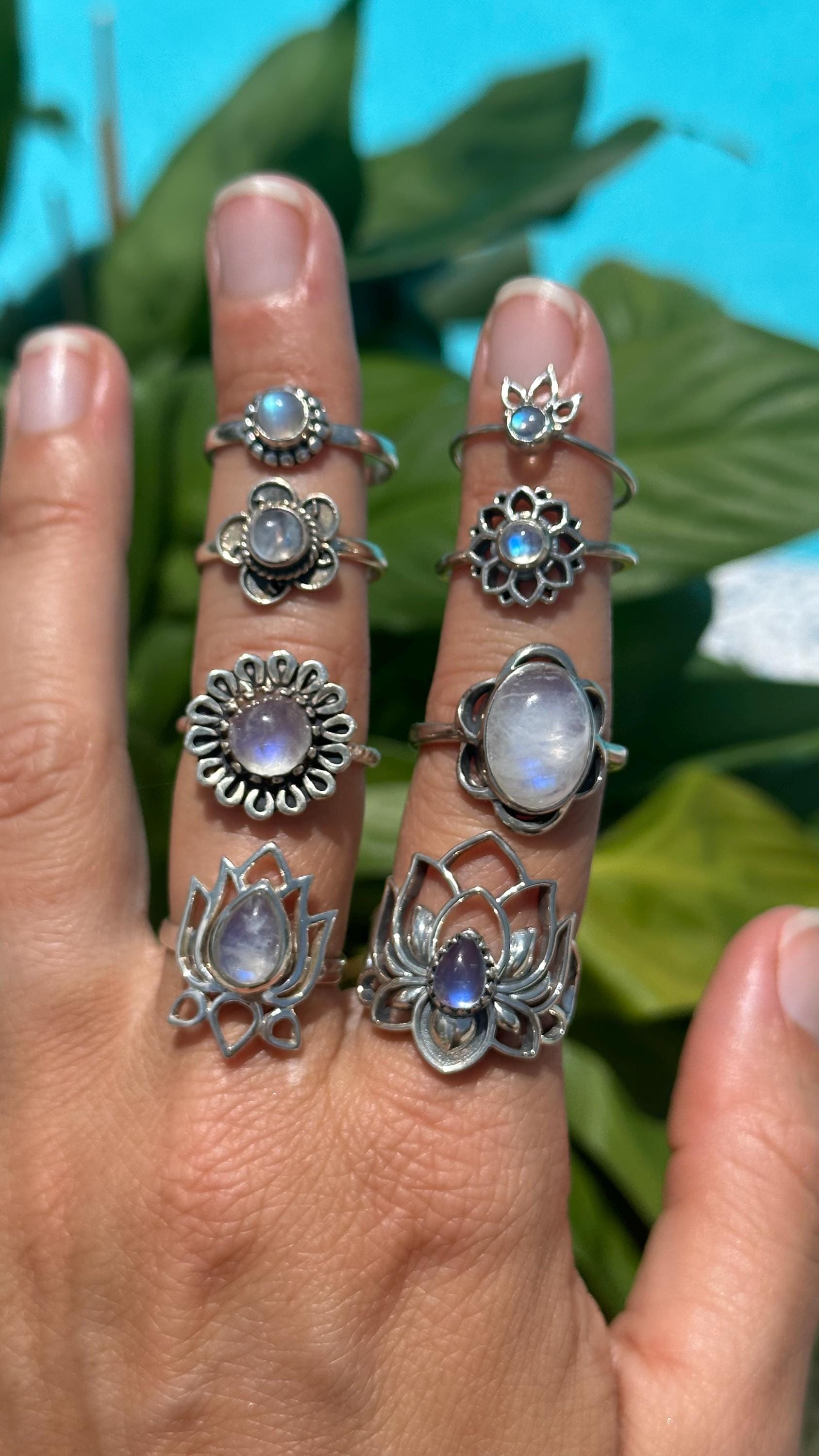 Mondstein Blume Ring, .925 Sterling Silbersilberring, Blume, Sonnenblume, Lotus Mondstein Blume Ring, .925 Sterling Silbersilberring, Blume, Sonnenblume, Lotus von WildandFreePeople