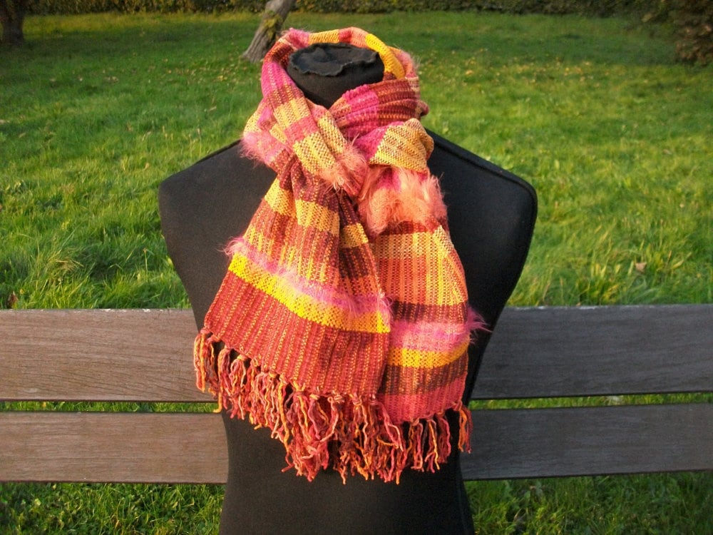 Handgewebter Schal Herbst, Braun Orange Rot Lila, Saori Weberei, Materialmix Handgewebter Schal Herbst, Braun Orange Rot Lila, Saori Weberei, Materialmix von WildeWebe
