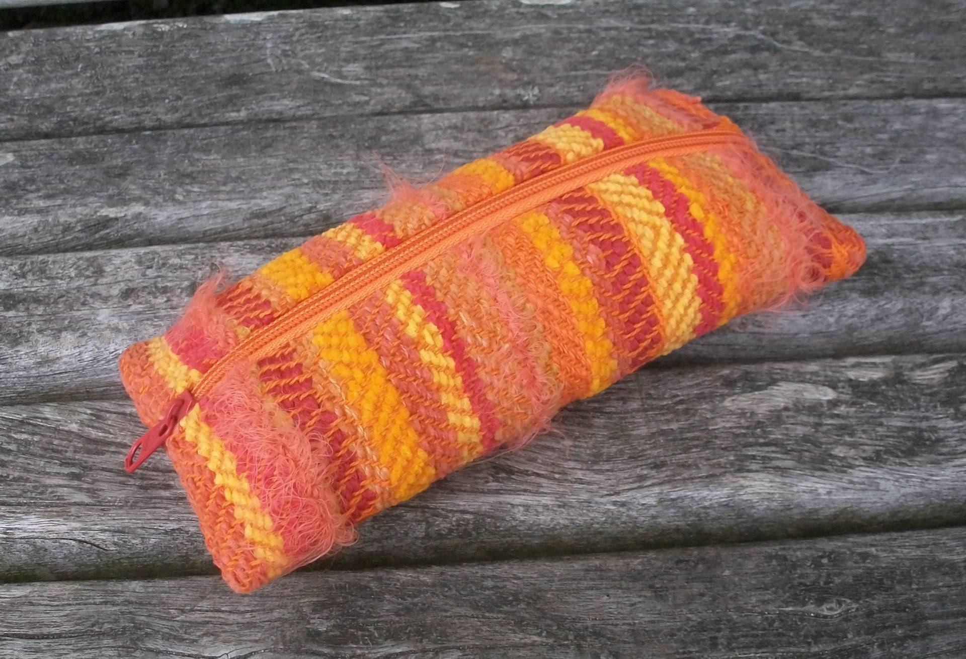 Handgewebtes Mäppchen, Orange, Saori, Für Stifte Oder Kleinigkeiten, Organisation in Der Handtasche Handgewebtes Mäppchen, Orange, Saori, Für Stifte Oder Kleinigkeiten, Organisation in Der Handtasche von WildeWebe