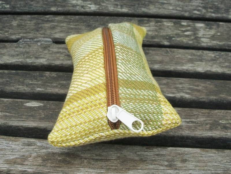 Handgewebtes Mäppchen Für Stifte Kleinigkeiten, Grün Maigrün Braun Beige, Leinen Baumwolle, Organisation in Der Handtasche, 9, 5 X 19 cm Handgewebtes Mäppchen Für Stifte Kleinigkeiten, Grün Maigrün Braun Beige, Leinen Baumwolle, Organisation in Der Handtasche, 9, 5 X 19 cm von WildeWebe