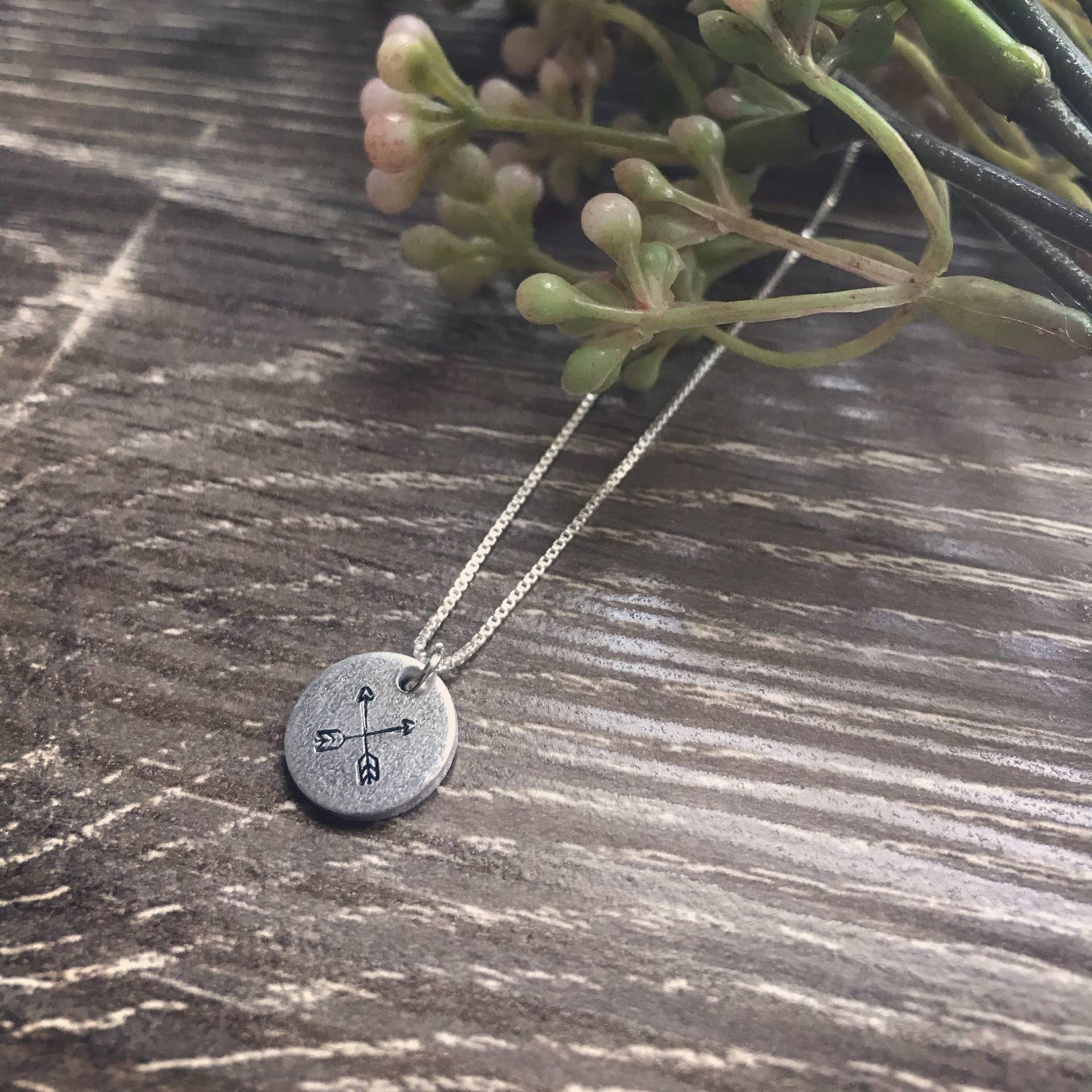 Arrows-"Sie Ist Eine Kleine Wildblume Mit Viel Krieger Darunter." von WildernessDesignsHSJ