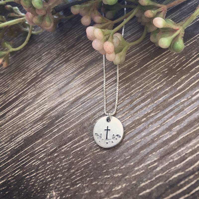 Cross Branch-"Echte Liebe Nimmt Nicht Die Form Eines Herzens An, Sondern Kreuzes." Cross Branch-"Echte Liebe Nimmt Nicht Die Form Eines Herzens An, Sondern Kreuzes." von WildernessDesignsHSJ