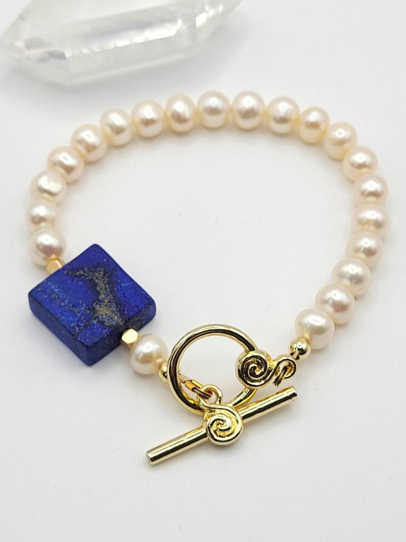 Armband | Eleganz Süßwasserperlen Lapislazuli Federringverschluss Vergoldet Boho Lässig Perlenschmuck Wunderschönes Unikat Edel Armband | Eleganz Süßwasserperlen Lapislazuli Federringverschluss Vergoldet Boho Lässig Perlenschmuck Wunderschönes Unikat Edel von WildesHerzHH