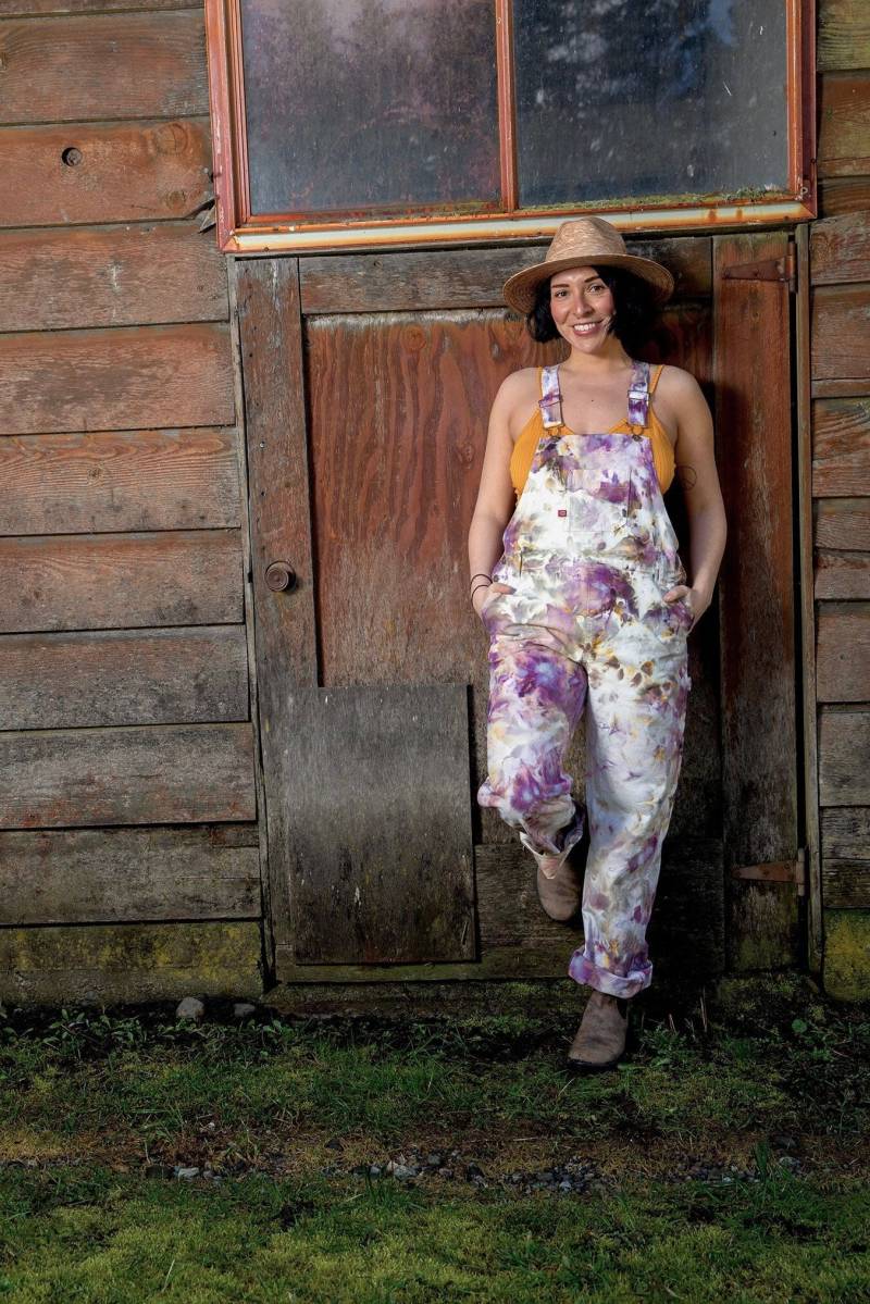 Viola Tie Dye Overall - Damen Handgefärbt Frühlingsmode Viola Tie Dye Overall - Damen Handgefärbt Frühlingsmode von Wildflowerdyes