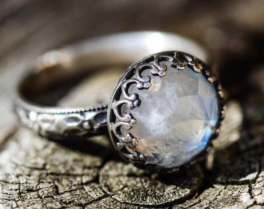 Mondstein Ring Regenbogen 10 Mm Stein Massives Sterling Silber Blumen Band Facettierter Stein Jeder Größe Mondstein Ring Regenbogen 10 Mm Stein Massives Sterling Silber Blumen Band Facettierter Stein Jeder Größe von WildflowyrSpirit