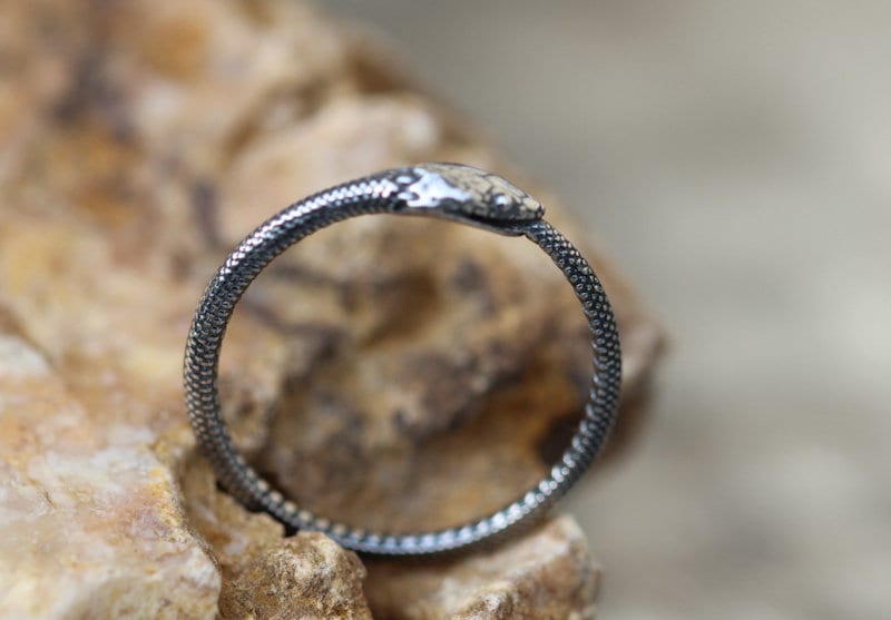 Ouroboros Ring Massiv Silber Schlange Jörmungandr Stapelring Egal Ouroboros Ring Massiv Silber Schlange Jörmungandr Stapelring Egal von WildflowyrSpirit