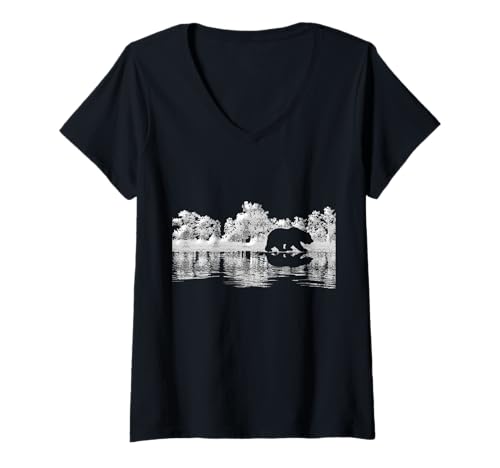 Damen Bäume Reflexion Wildlife Natur Tier Bär Outdoor Wald T-Shirt mit V-Ausschnitt Damen Bäume Reflexion Wildlife Natur Tier Bär Outdoor Wald T-Shirt mit V-Ausschnitt von Wildlife Animal Outdoor Trees Forest Nature Tees